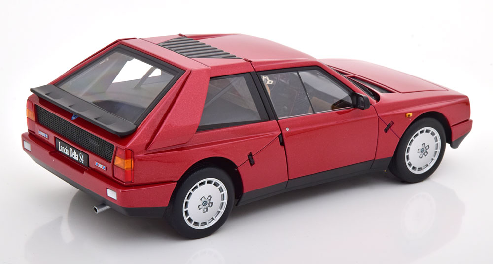 1:18 AUTOart Lancia Delta S4 1985 red