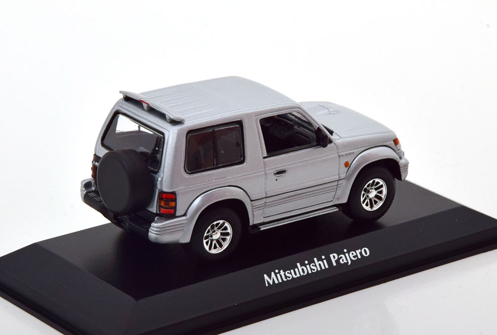 1:43 Minichamps Mitsubishi Pajero 1991 silver