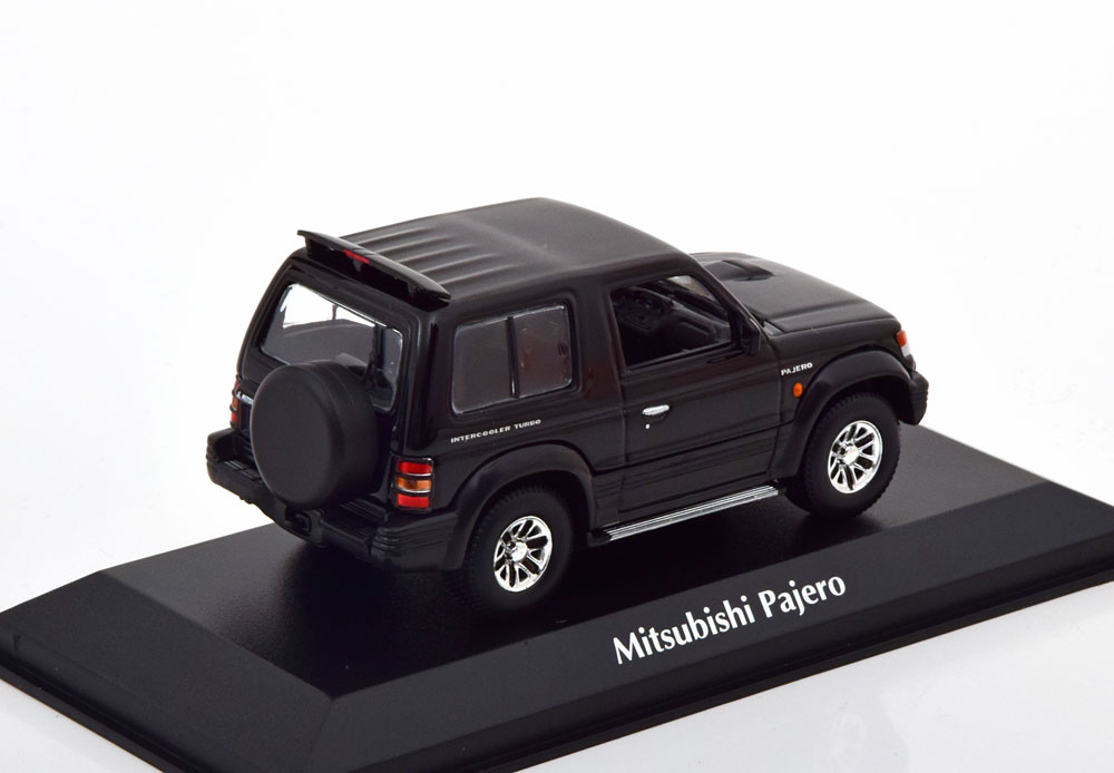 1:43 Minichamps Mitsubishi Pajero 1991 black