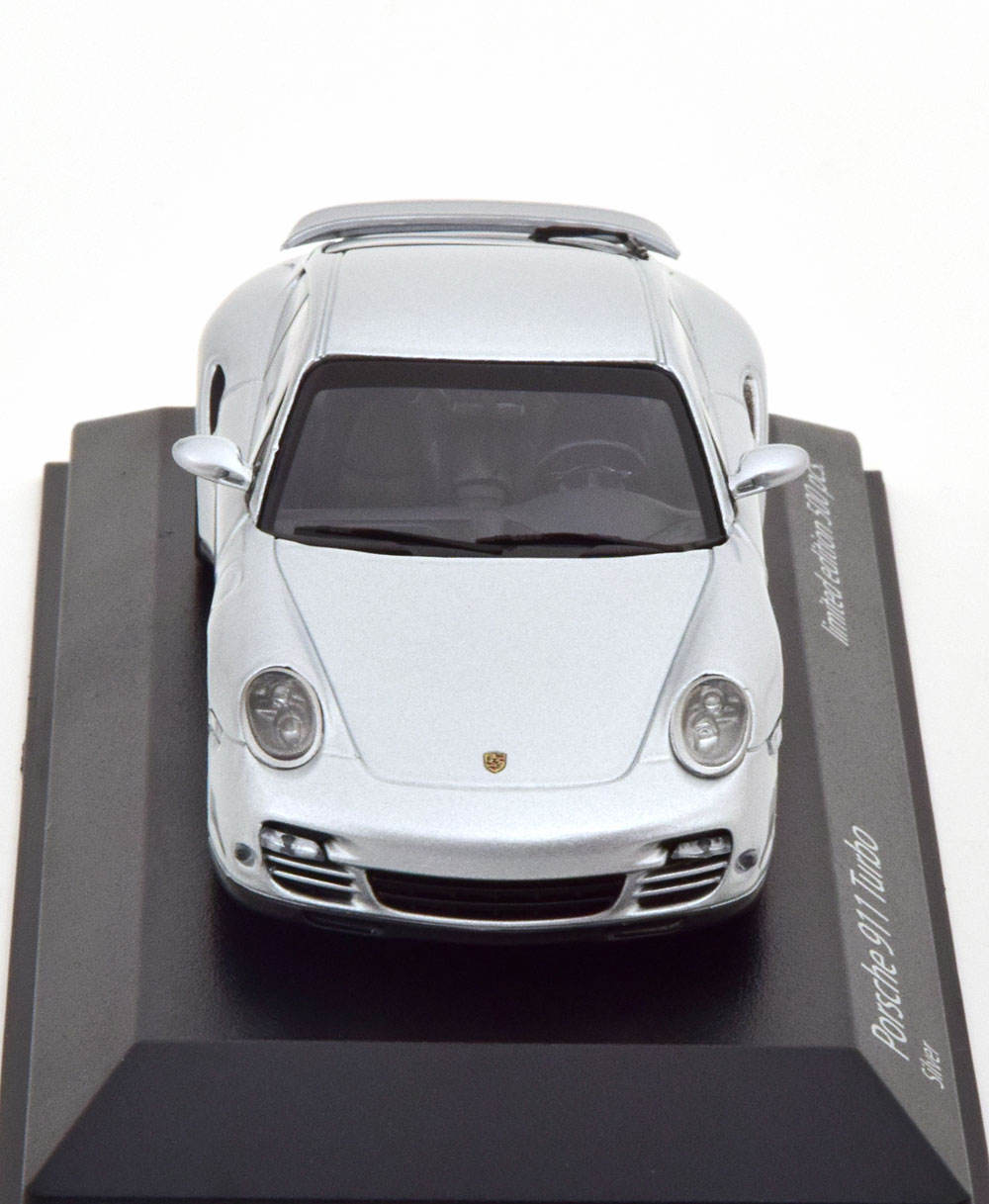 1:43 Minichamps Porsche 911 (997 II) Turbo Coupe 2009 silver