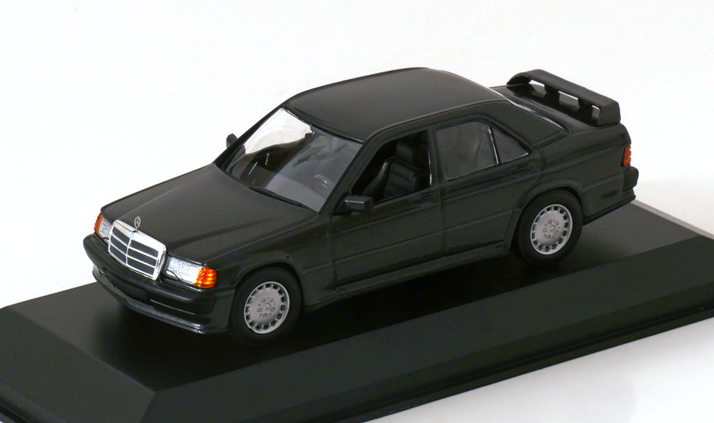 1:43 Minichamps Mercedes 190E 2.3-16 W201 1984 black-metallic
