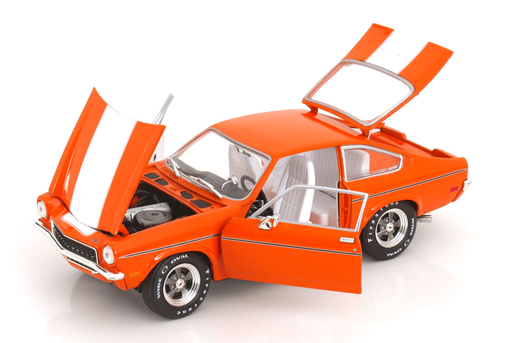 1:18 Ertl/Auto World Chevrolet Vega GT 1973 orange/white