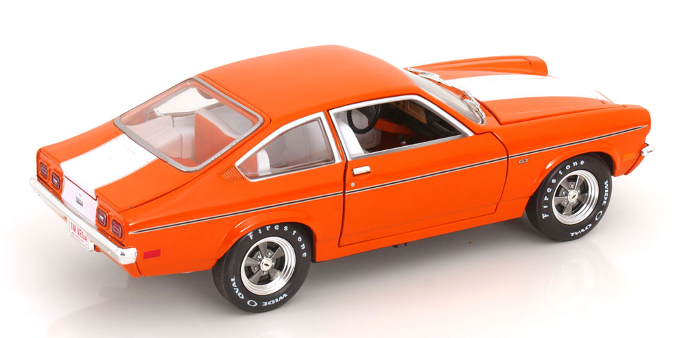 1:18 Ertl/Auto World Chevrolet Vega GT 1973 orange/white